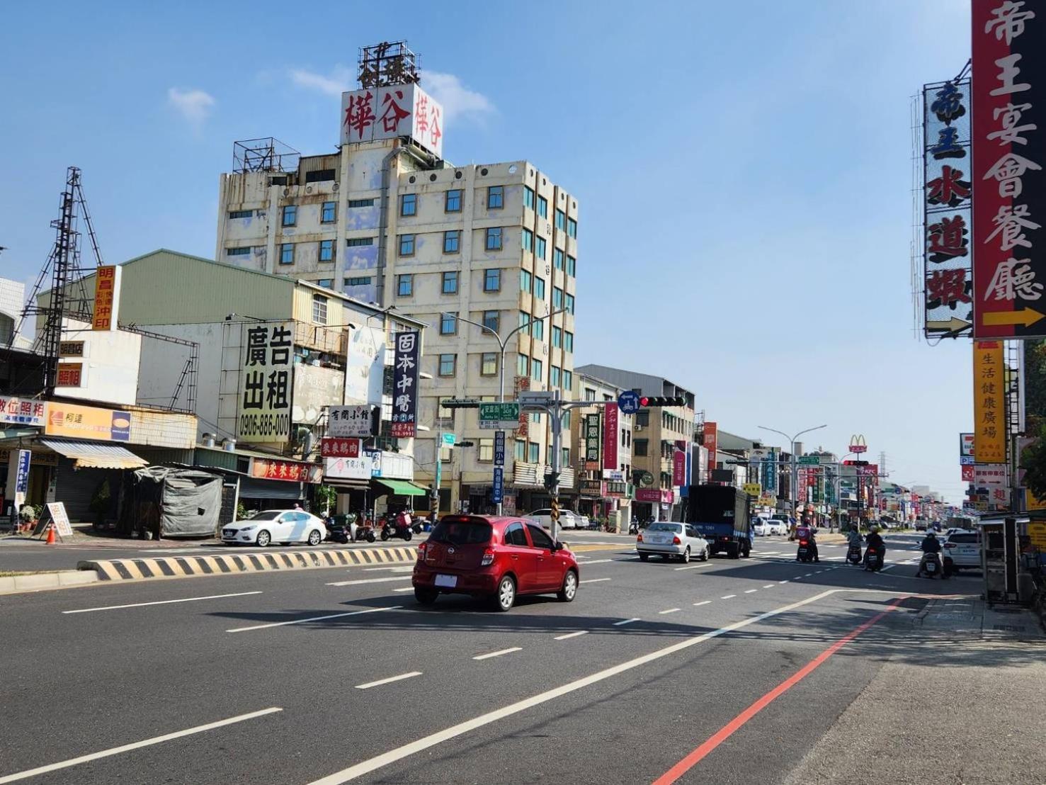 Hua Ku Hotel Tainan Dış mekan fotoğraf
